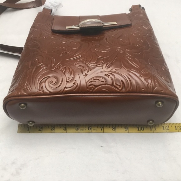 PATRICIA NASH Elegant Brown Leather Shoulder Bag with Metallic Clasp - Picture 3 of 16